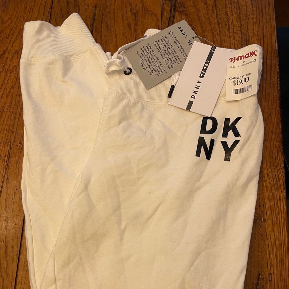 Woman’s Jogger - cuff bottom pants. size Medium